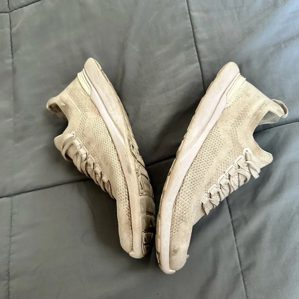 apl techloom breeze running shoe in white - Picture 5 of 6